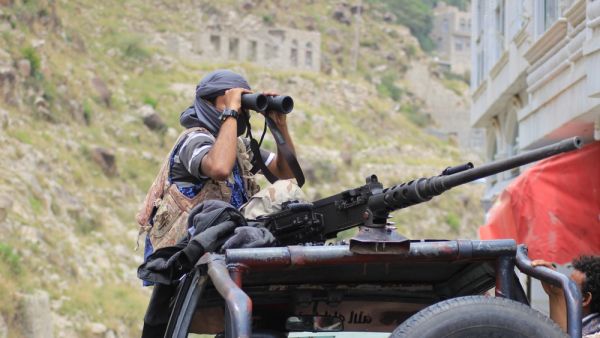 سفن اميركية في البحر الاحمر تعترض صواريخ حوثية 