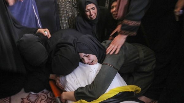 واعلنت وزارة الصحة في غزة ان عدد شهداء مجزرة جباليا قد يناهز العدد الذي سقط في قصف المشفى المعمداني