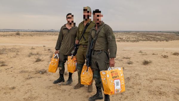 دعم ماكدونالز لقوات الاحتلال 
