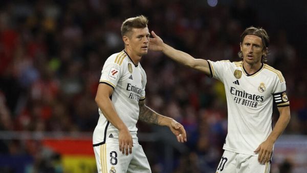 مودريتش وكروس (Photo by OSCAR DEL POZO / AFP)