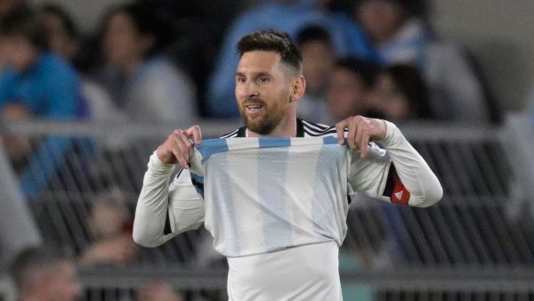 ليونيل ميسي (Photo by JUAN MABROMATA / AFP)