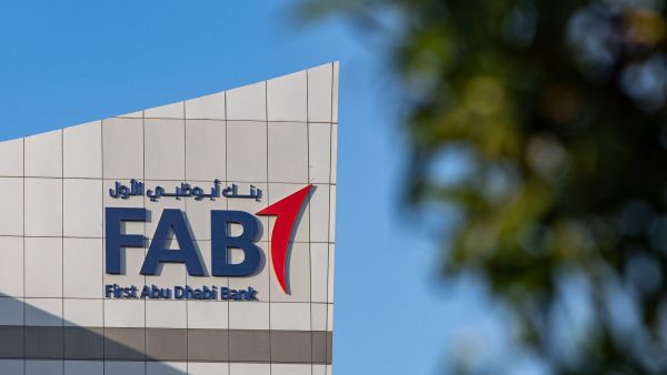 بنك أبوظبي الأول بنك أبوظبي الأول يتعاون مع "مصدر" و"بلو كربون" لتسريع نمو أسواق تداول الكربون في الشرق الأوسط وشمال أفريقيا