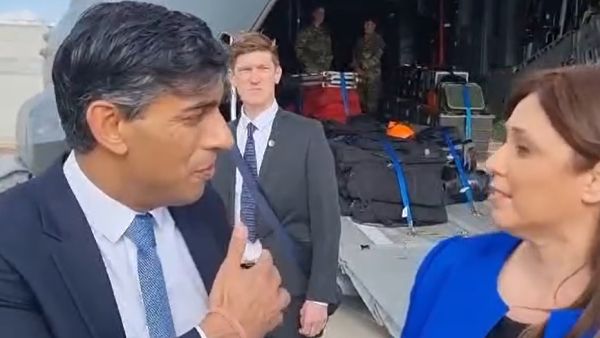 سوناك وصل اسرائيل على متن طائرة شحن عسكرية محملة بالاسلحة