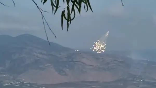 اسرائيل ترد بقصف مدفعي بعد اطلاق رشقة صاروخية جديدة عليها من جنوب لبنان