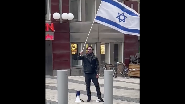 سلوان موميكا