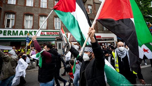 متظاهرون مؤيدون للقضية الفلسطينية