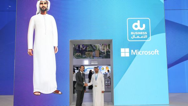 دو توقع مذكرة تفاهم مع مايكروسوفت لدفع عجلة التحول الرقمي في دولة الإمارات