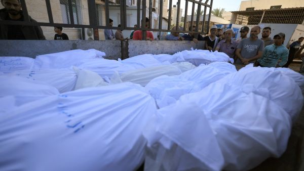 تتزايد المخاوف بشأن فقدان السيطرة على الأوضاع الصحية في قطاع غزة