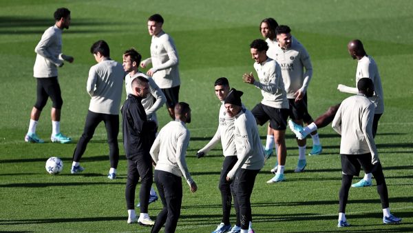 Paris Saint-Germain's players take part in a training session in Poissy, west of Paris, on October 24, 2023, on the eve of their UEFA Champions League football match against Milan AC. (Photo by FRANCK FIFE / AFP)