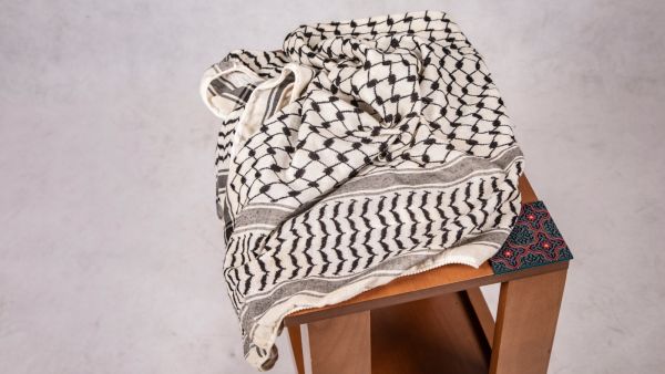 أجمل ما قيل عن الكوفية الفلسطينية أجمل ما قيل عن الكوفية الفلسطينية