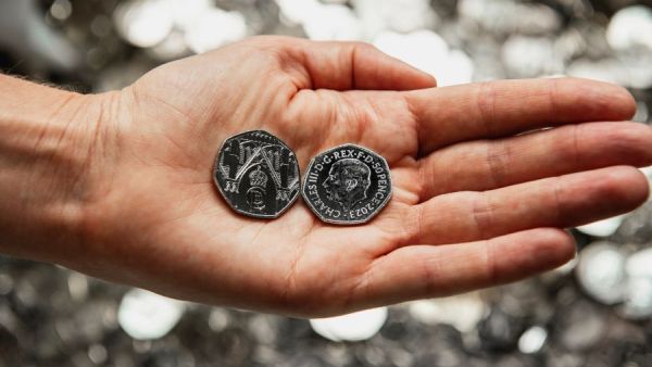 تفسير حلم النقود المعدنية في المنام