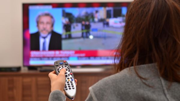 تفسير حلم رؤية نشرة الأخبار في المنام