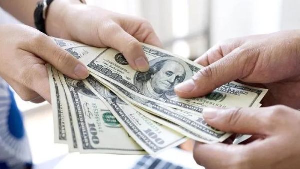 تفسير حلم شخص اعطاني نقود ورقية للمتزوجة