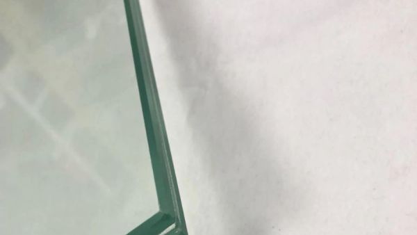 تفسير رؤية الزجاج في المنام للمتزوجة