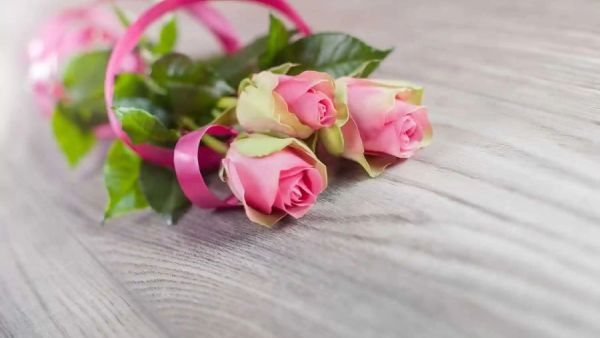 تفسير رؤية الورد في المنام للعزباء