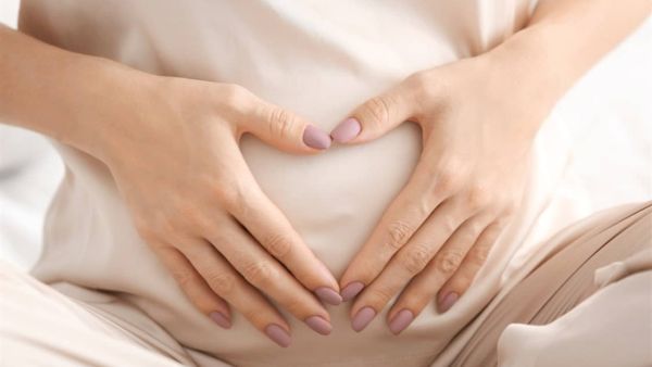 تفسير رؤية امرأة اعرفها حامل في المنام للمتزوجة