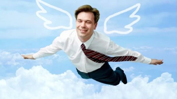 حلمت اني اطير وارتفع عن الأرض