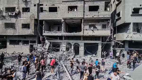 اسرائيل ترتكب مجزرتين في مدارس الفاخورة وتل الزعتر