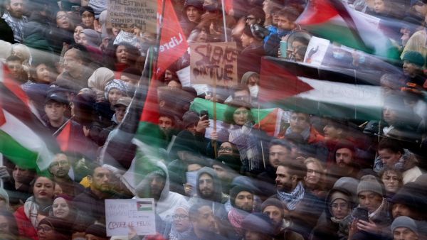 تظاهرة تاريخية في واشنطن تطالب بايدن بلجم اسرائيل