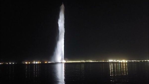 كافيهات مطله على نافورة جدة