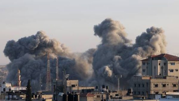 الهلال الأحمر في غزة: الاحتلال يستهدف القوافل التي تقل الجرحى والمساعدات والإغاثة