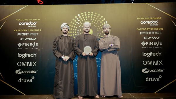 تكريم Ooredoo خلال حفل توزيع جوائز تكنولوجيا المعلومات والاتصالات الذكية للعام 2023م