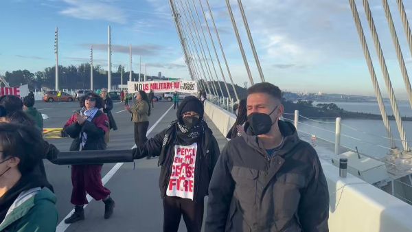 Pro-Palestinian protesters shut down Bay Bridge demanding a cease-fire in Gaza. (Twitter)