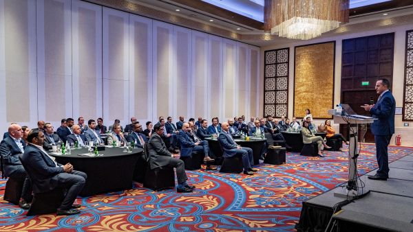 ديلويت تعرض استراتيجيات إدارة رأس المال البشري وأنظمة العمل