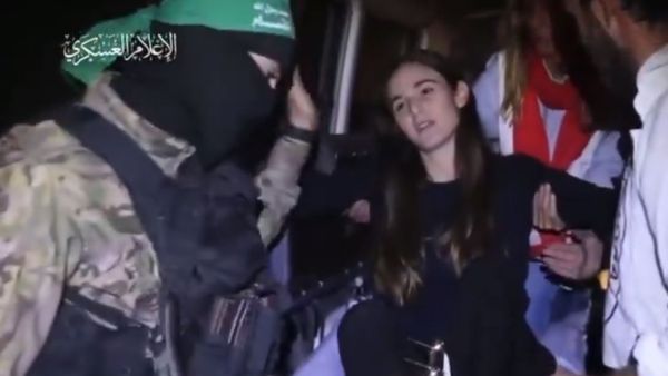 Israeli hostage says goodbye to a Hamas fighter