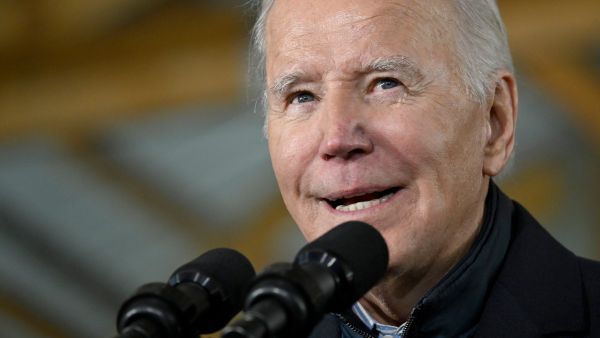 بايدن يؤيد هدنة انسانية في غزة لاستعادة "الاسرى"