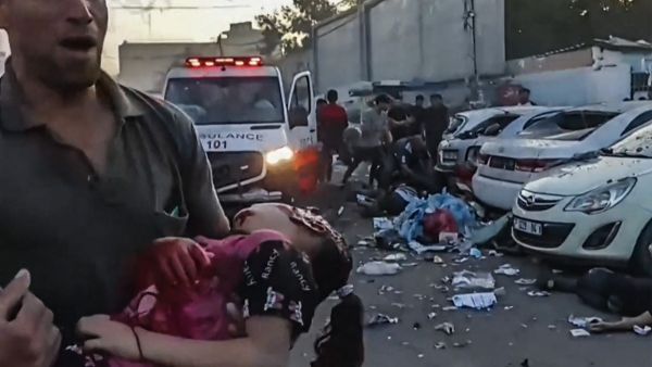 الإحتلال يستهدف سيارات الإسعاف التي تنقل الجرحى في قطاع غزة