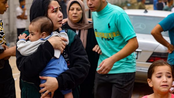 مئات الآلاف ينزحون من شمال قطاع غزة باتجاه الجنوب