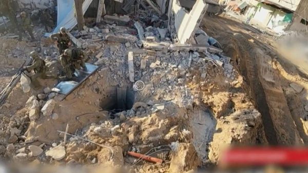 تقديرات تشير إلى وجود حوالي 200 رهينة أو أكثر لدى حماس