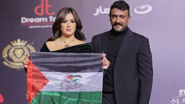 ياسمين عبد العزيز