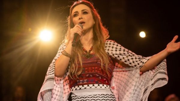 دلال أبو آمنة