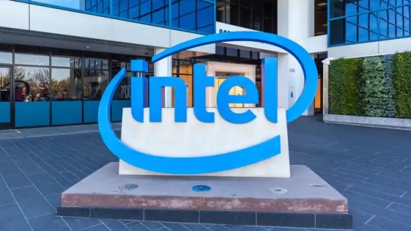 Intel's stock surges over 2.6% on NASDAQ following approval for new factory in Southern Israel