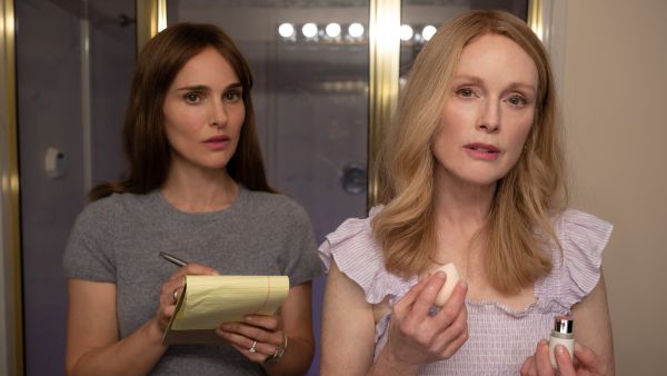 Natalie Portman emulates Julianne Moore in Todd Haynes' delirious melodrama 'May December'. (May December/ Netflix) Natalie Portman emulates Julianne Moore in Todd Haynes' delirious melodrama 'May December'. (May December/ Netflix)