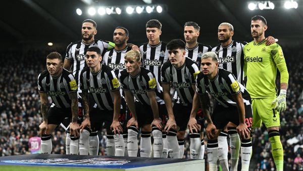 فريق نيوكاسل (Photo by Paul ELLIS / AFP)