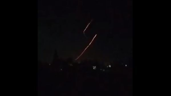 صواريخ اميركية تتصدى لقصف حقول العمر
