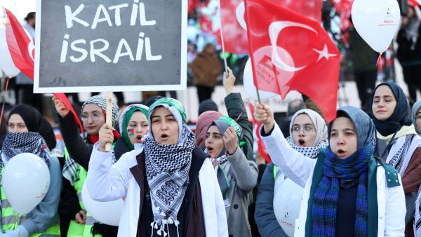  الشرطة داهمت مواقع في 8 أقاليم للقبض على المشتبه بهم من الموساد