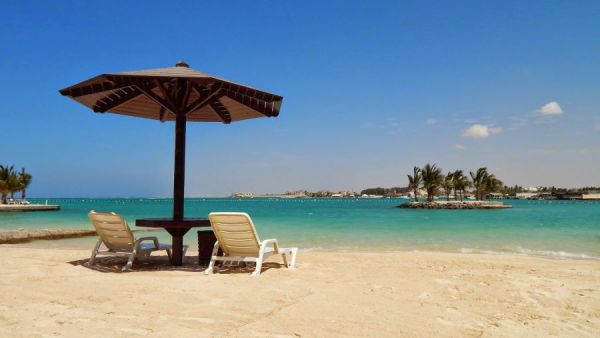 شاطئ الرمال الفضية بجدة