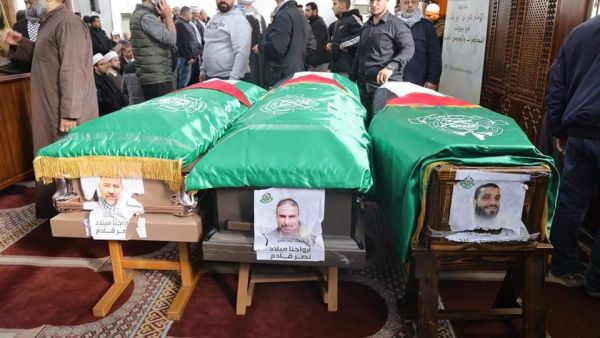 جثامين الشهداء قبيل الصلاة عليهم 