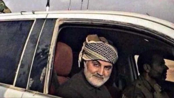 صورة سابقة تجمع قاسم سليماني مع جواد الطويل الذي اغتالته إسرائيل في جنوب لبنان