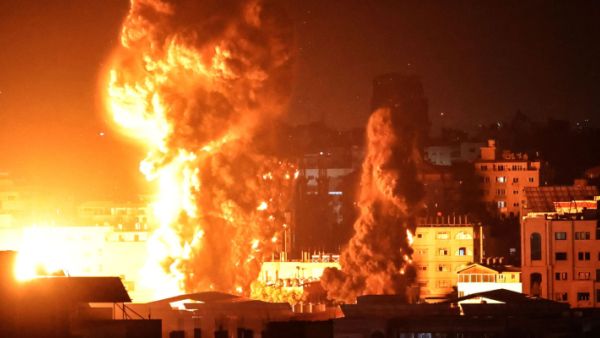 قصف عنيف على خان يونس بغزة