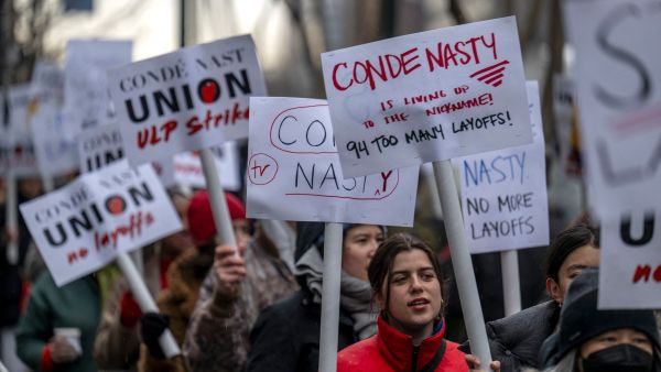 Conde Nast staff strike against layoffs, mock Oscars. (Angela Weiss/ AFP)