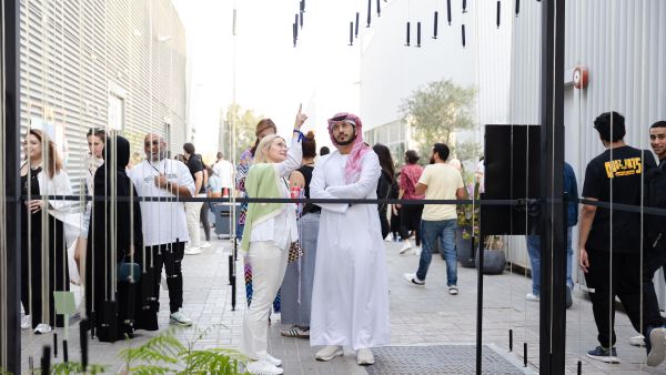 مهرجان القوز للفنون.. عروض فنية ملهمة وتجارب ثقافية متفردة