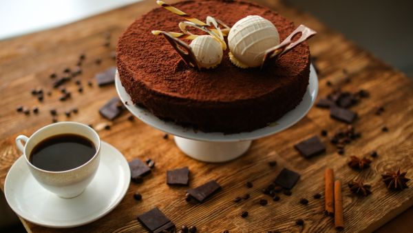كعكة دوبل شوكولاتة إسبريسو 