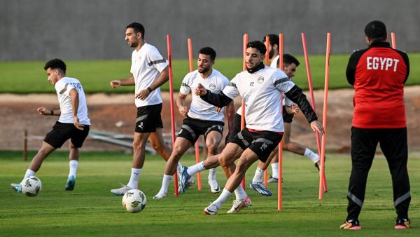 Egypt's players take part in a training session at the Lucien Yebart modern high school in San Pedro, on January 27, 2024 on the eve of the 2024 Africa Cup of Nations (CAN) round of 16 football match between Egypt and DR Congo. (Photo by Sia KAMBOU / AFP)