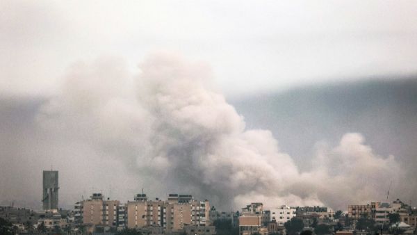الإحتلال الاسرائيلي يواصل تدمير الأحياء السكنية في قطاع غزة