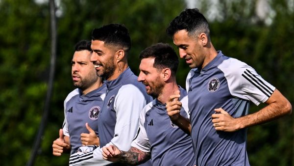 (L-R) Inter Miami CF player Spanish defender #18 Jordi Alba, Uruguayan forward #09 Luis Suarez, Argentine forward #10 Lionel Messi, Spanish midfielder #05 Sergio Busquets run during a training session at the Florida Blue Training Center next to DRV PNK Stadium in Fort Lauderdale, Florida, on January 24, 2024. Inter Miami CF will travel to Asia this upcoming February for the Club’s first-ever international tour. The team will play a match in Riyadh, Hong Kong and Tokyo, as part of the tour. (Photo by CHANDAN KHANNA / AFP) (L-R) Inter Miami CF player Spanish defender #18 Jordi Alba, Uruguayan forward #09 Luis Suarez, Argentine forward #10 Lionel Messi, Spanish midfielder #05 Sergio Busquets run during a training session at the Florida Blue Training Center next to DRV PNK Stadium in Fort Lauderdale, Florida, on January 24, 2024. Inter Miami CF will travel to Asia this upcoming February for the Club’s first-ever international tour. The team will play a match in Riyadh, Hong Kong and Tokyo, as part of the tour. (Photo by CHANDAN